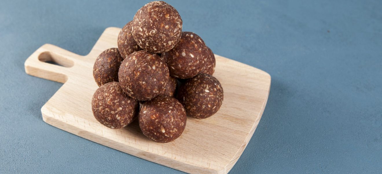 Superjulekuler: Daddelkonfekt med kokos og aprikos