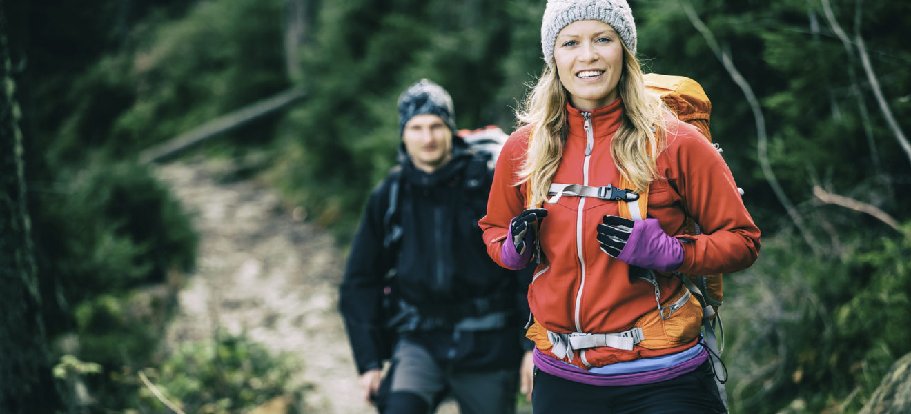 gå deg slank - par ute i skog og mark