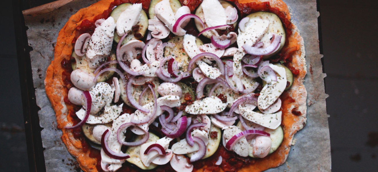 Glutenfri pizza med søtpotetbunn