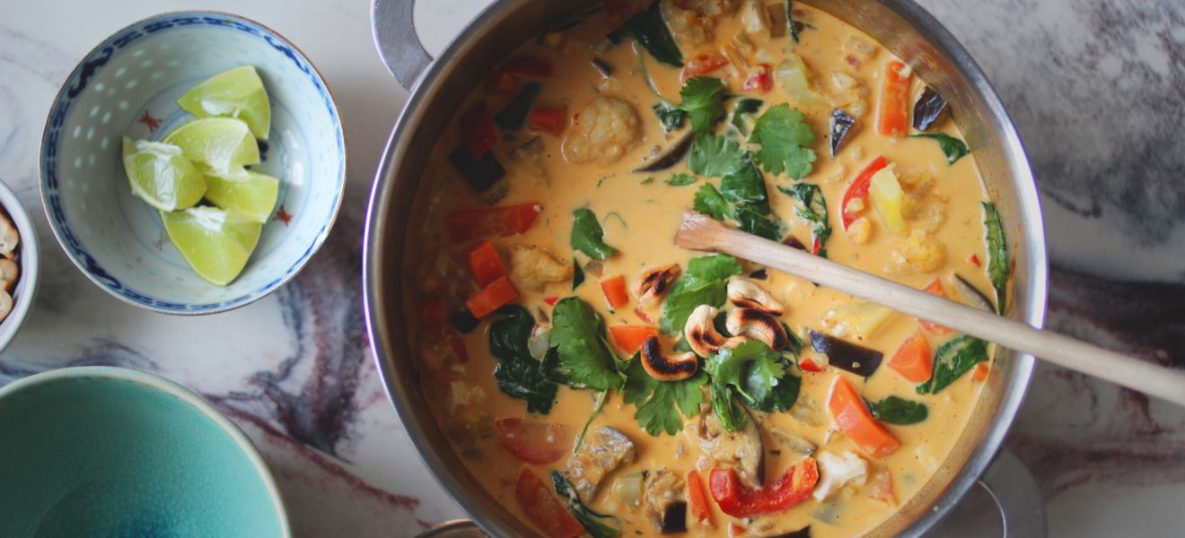 Thaisuppe med rød curry & tofu