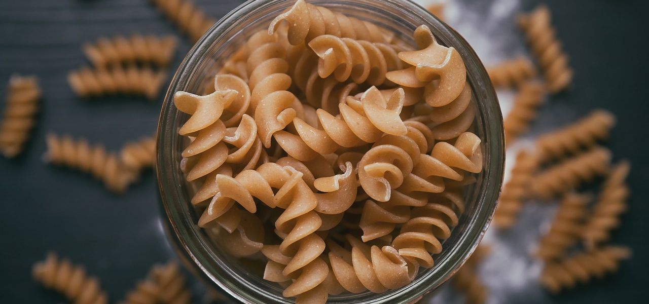 Matvarer som danker ut pastaP