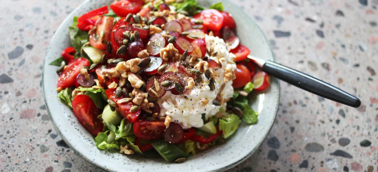 frisk lunsjsalat med cottage cheese