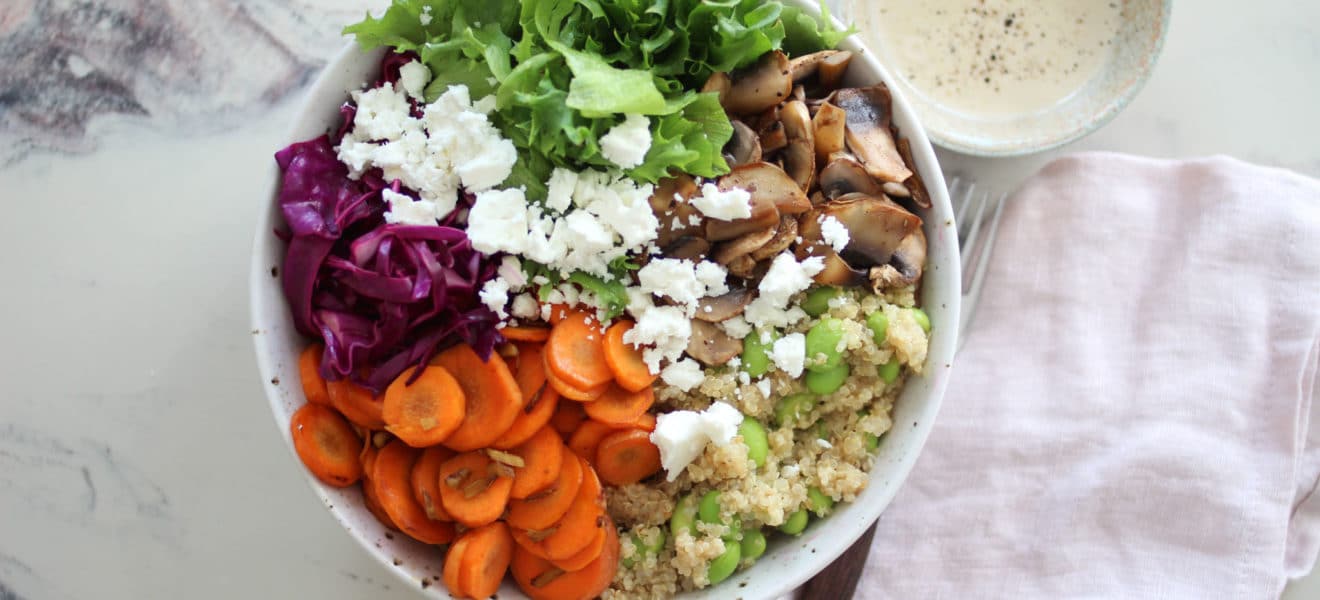 Regnbuesalat med quinoa