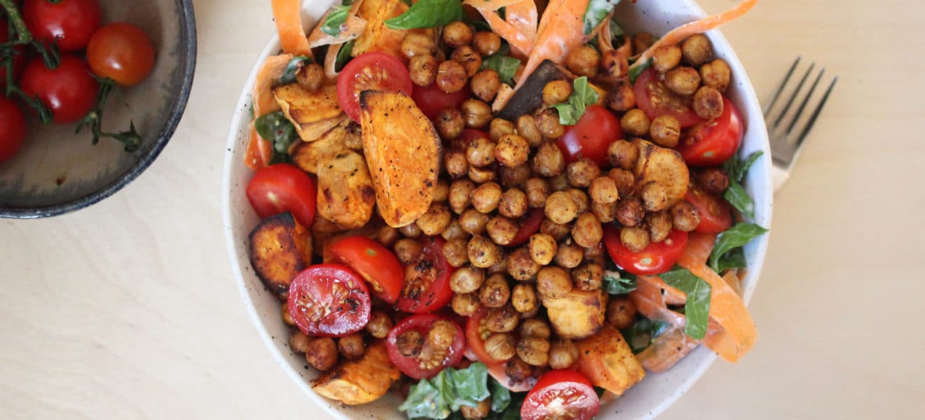 Kikertsalat med yoghurtdressing