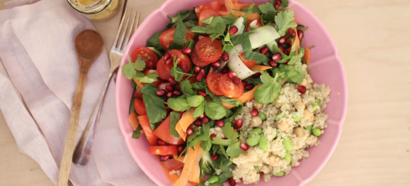 Frisk sommersalat med quinoa