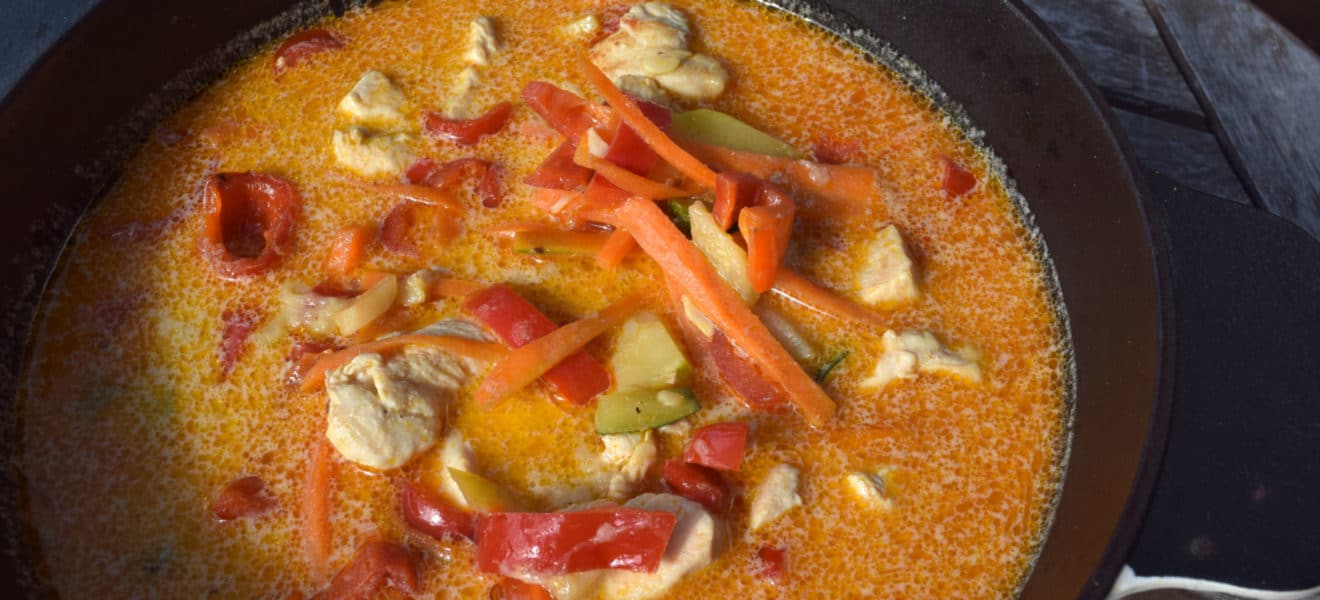 Oppskrift på thai-inspirert kyllingsuppe