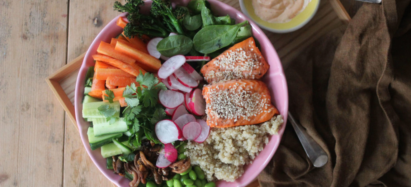Asiatisk laks med quinoa og chilimajo