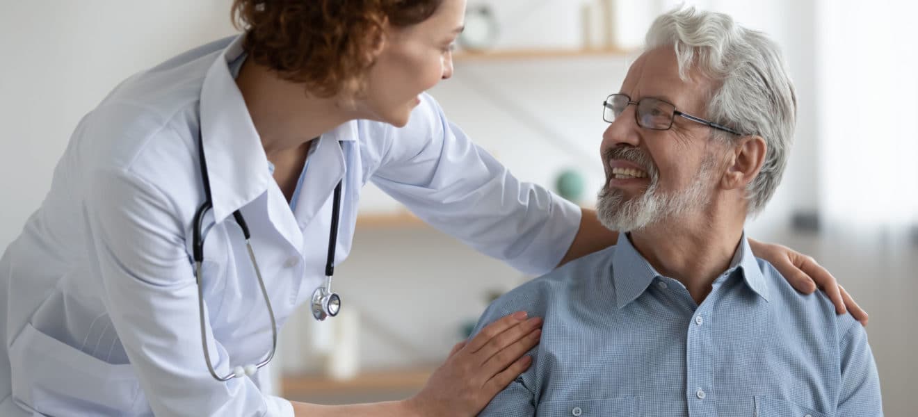 Tilgang på diabetesomsorg, mann hos legen
