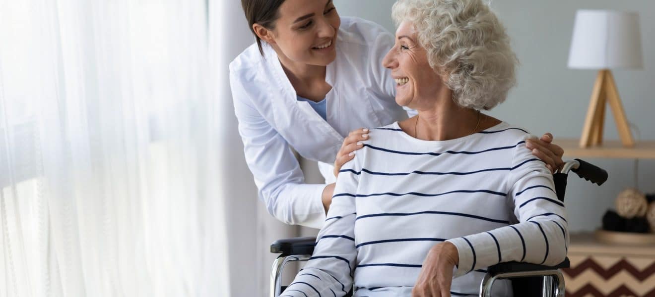 Sykepleier og pasient, diabetes og turnusarbeid