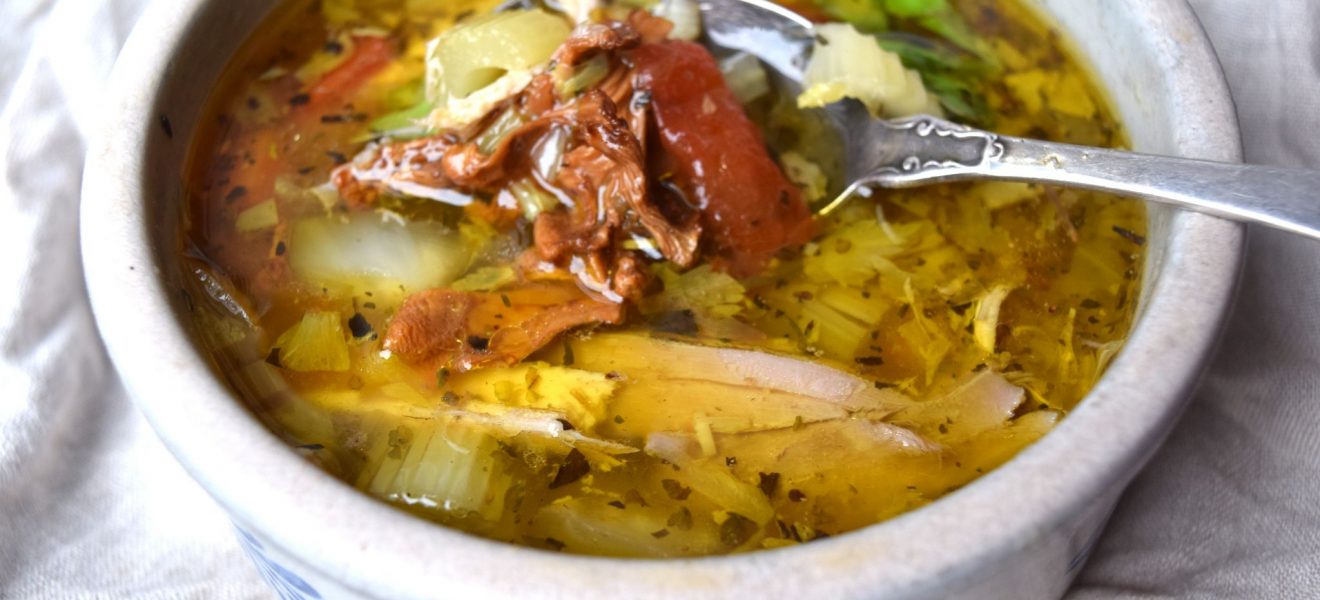 Hønsesuppe med byggryn