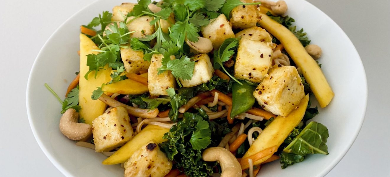 Nudelsalat med sprøstekt tofu