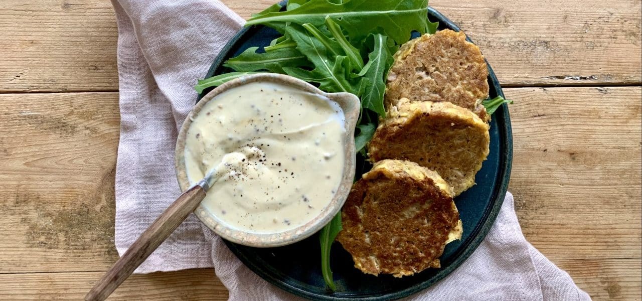 Tunfiskburgere med sennepsdressing