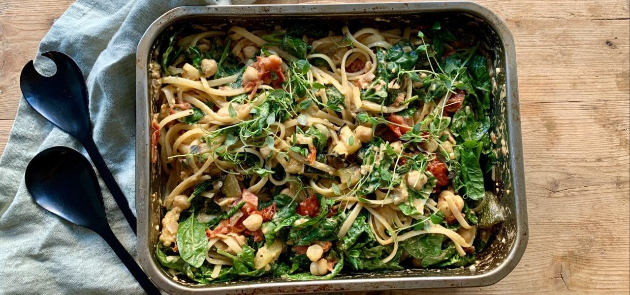 Pasta med feta og kikerter