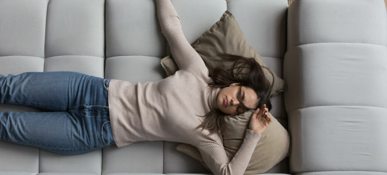 Kvinne på sofaen. Diabetes og bipolar lidelse - en vanskelig kombinasjon