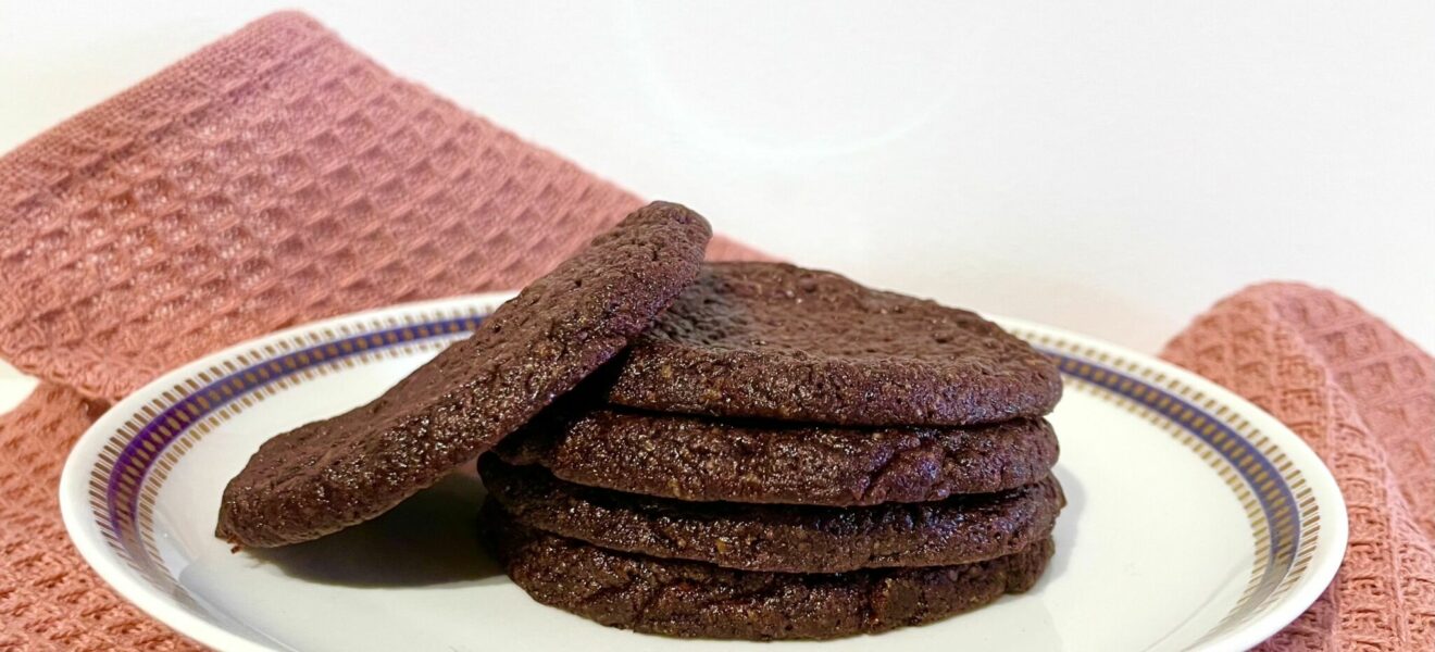 Sprø browniecookies som er myke i midten