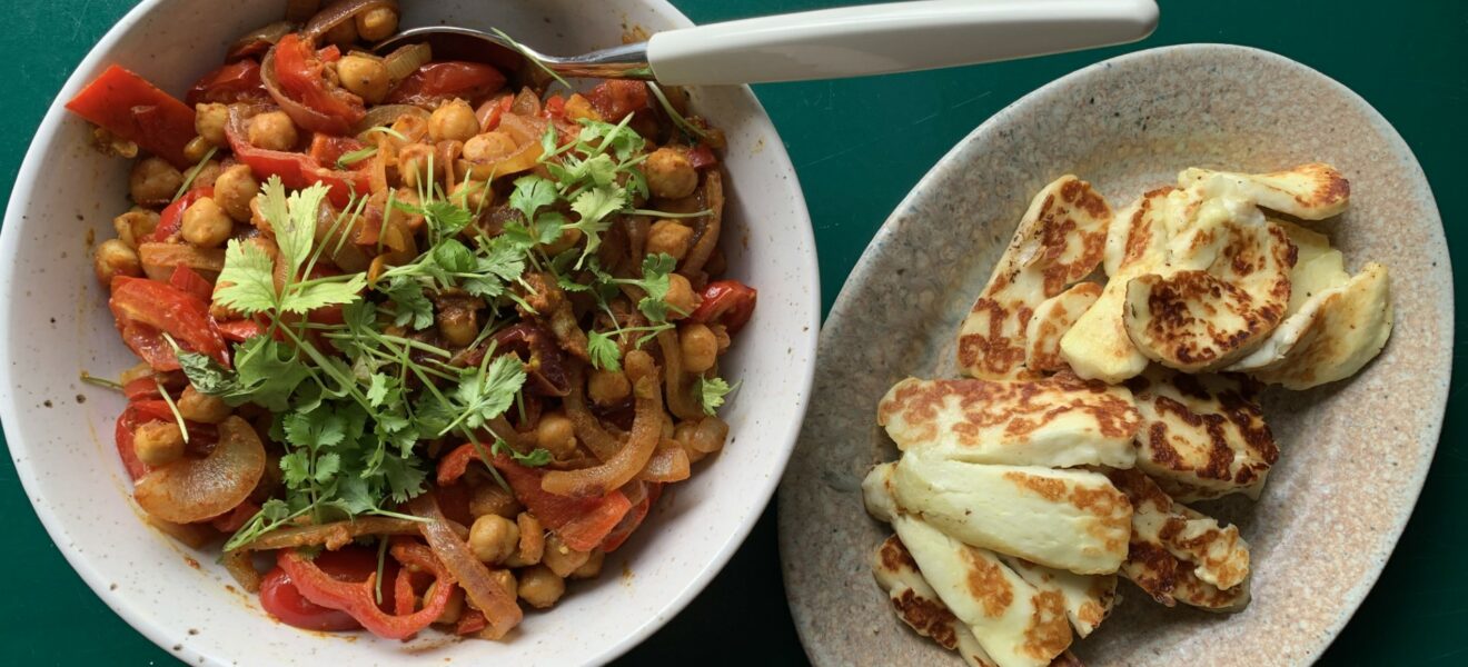 Karrikikerter med stekte grønnsaker & halloumi