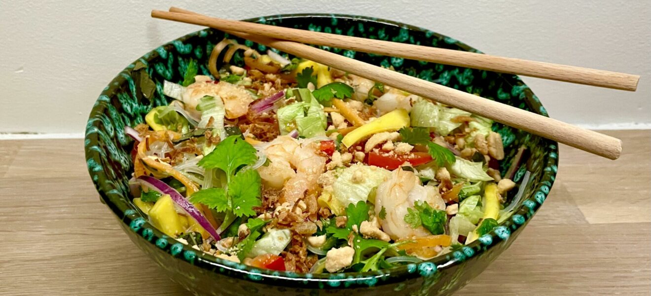 Vietnamesisk nudelsalat med scampi